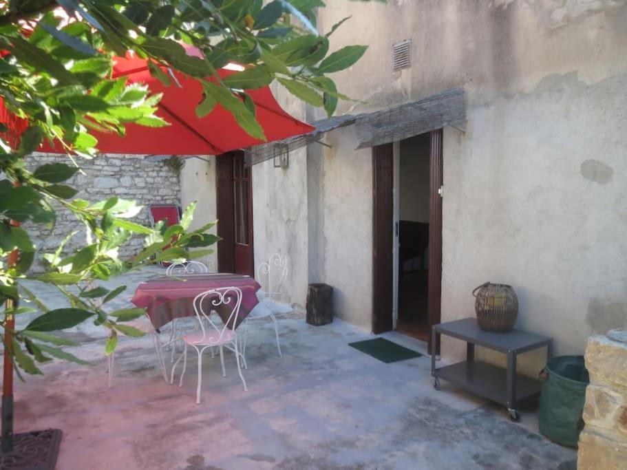 La Maison Du Prieure Vezenobres Exterior photo